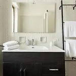 Apartment - Charming Flat With Garden