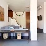 Apartment - Charming Flat With Garden *