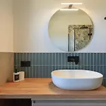 Apartment - Charming Flat With Garden *