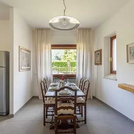 - Charming Flat With Garden Apartment *