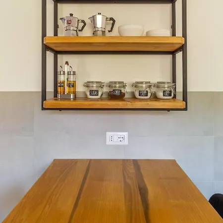 Apartment - Charming Flat With Garden