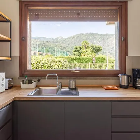 Apartment - Charming Flat With Garden