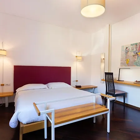 Apartment - Charming Flat With Garden