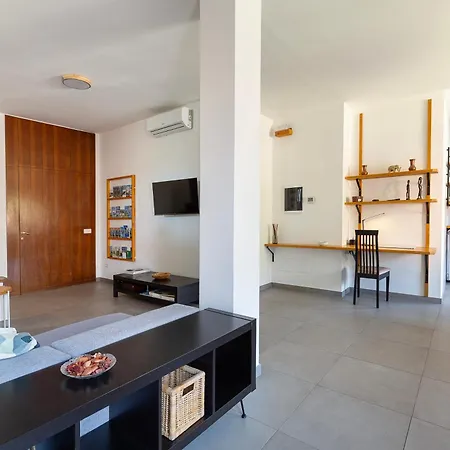 Apartmán - Charming Flat With Garden Baveno