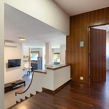 Apartman - Charming Flat With Garden