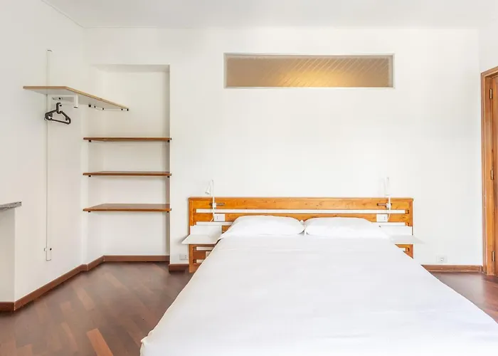 - Charming Flat With Garden 아파트 *