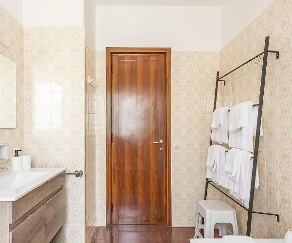 아파트 - Charming Flat With Garden *