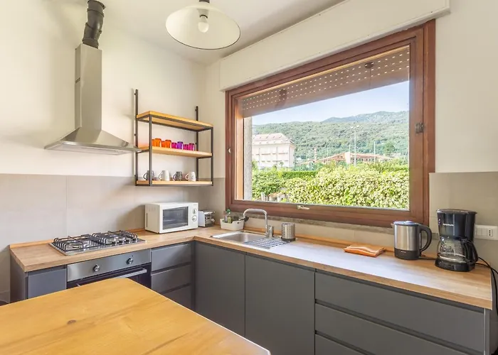 아파트 - Charming Flat With Garden *