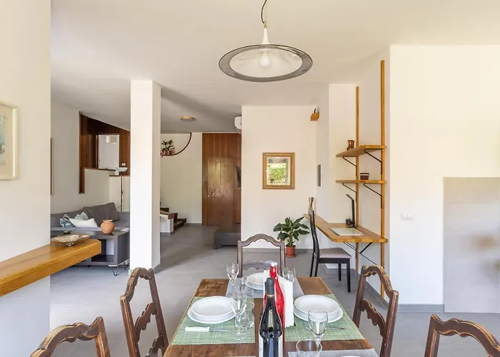 아파트 - Charming Flat With Garden 바메노