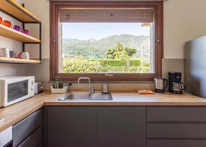 아파트 - Charming Flat With Garden